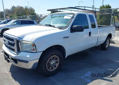 2005 Ford F-250 Lariat/Xl/Xlt from USA, damaged, VIN 1FTSX205X5EC81231